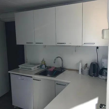 In Quiet Black Courtyard Apartamento